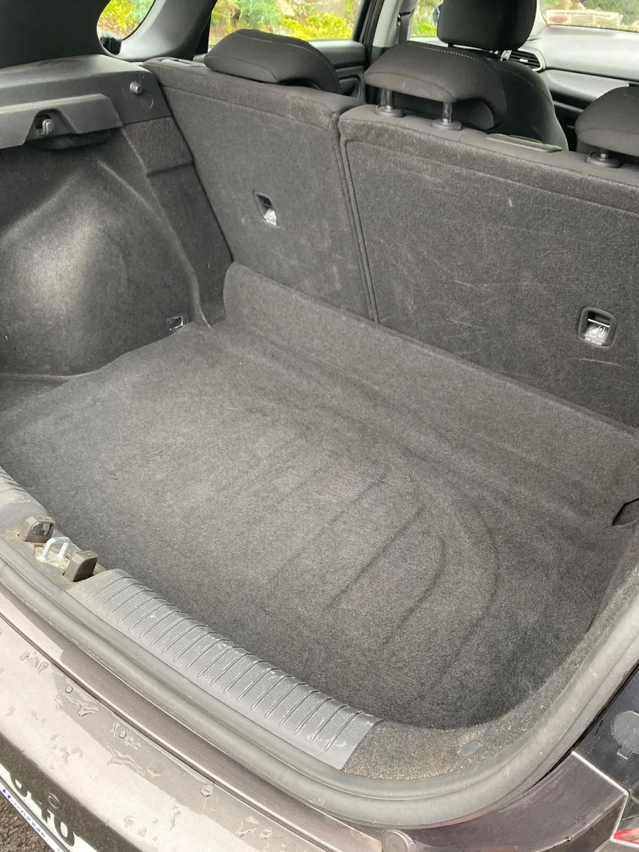 2018 Hyundai i30 Deluxe 1.6 CRDi Diesel Manual - Image 2