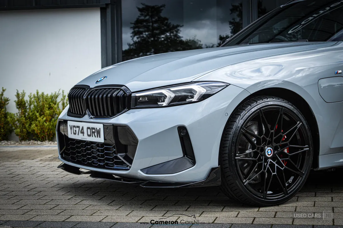 BMW 3-Series TOURING - Image 3
