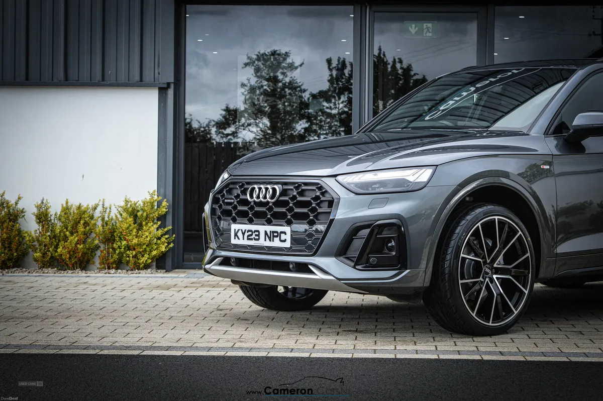 Audi Q5 DIESEL ESTATE - Image 3