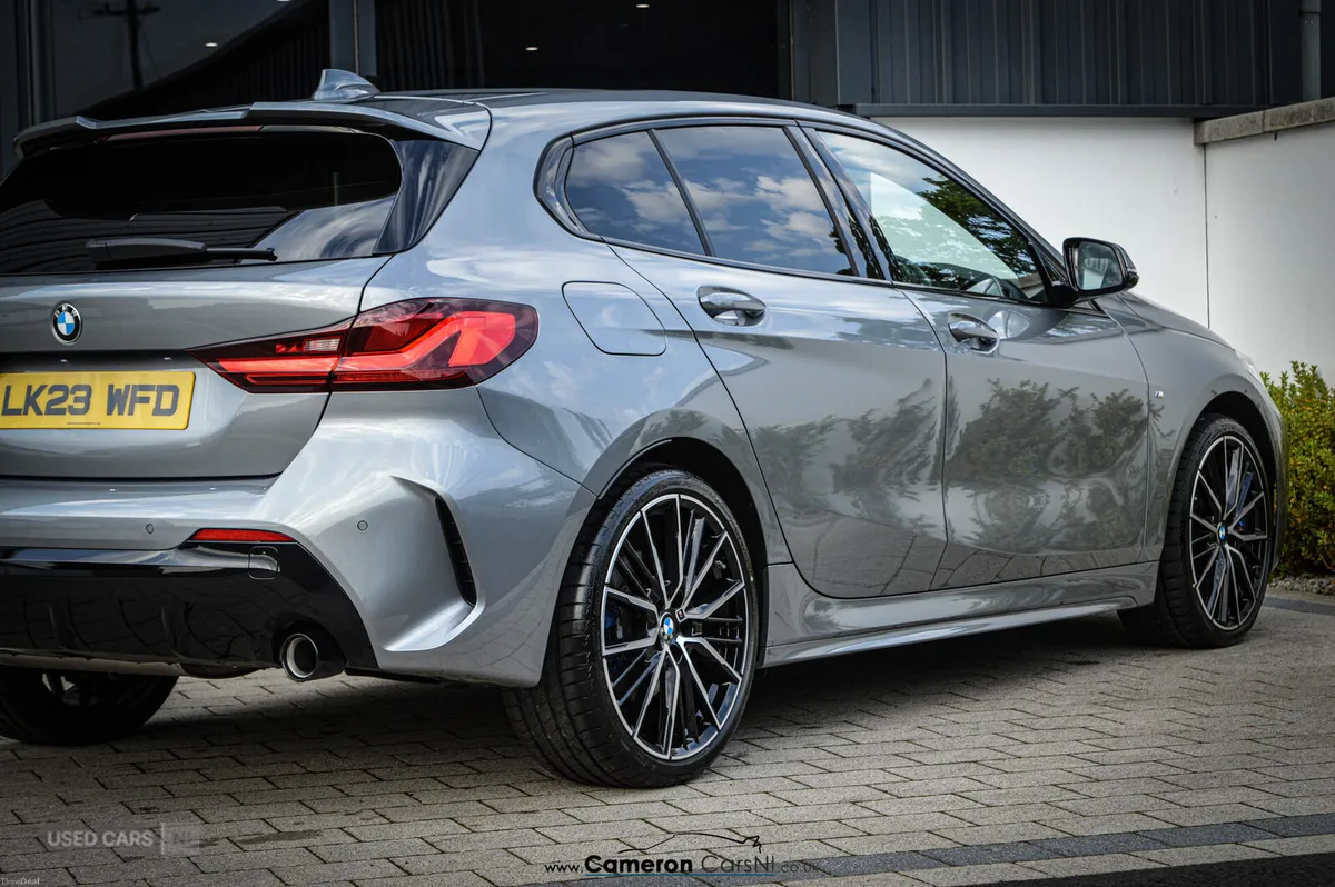 BMW 1-Series DIESEL HATCHBACK - Image 4