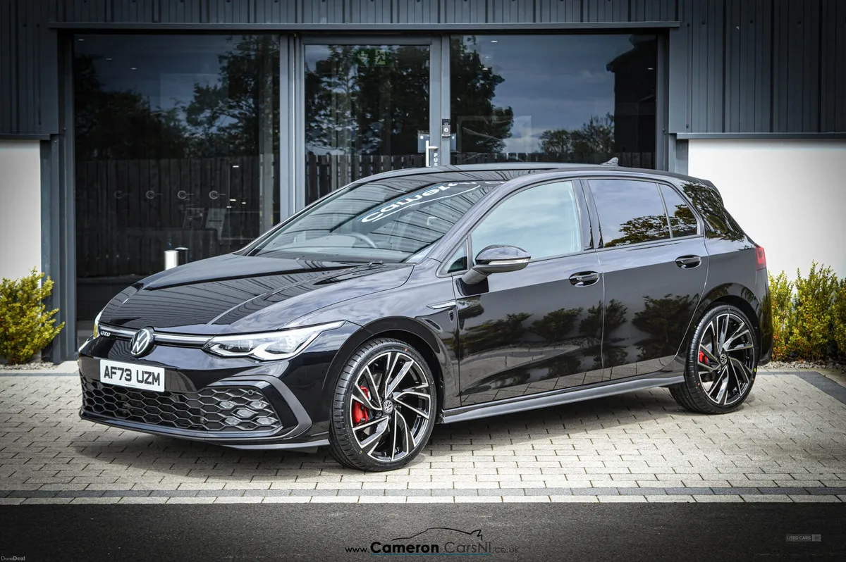 Volkswagen Golf DIESEL HATCHBACK - Image 1