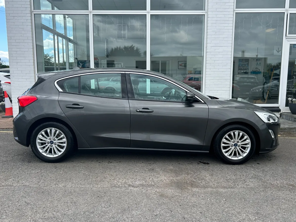 Ford Focus 2019 - Image 2