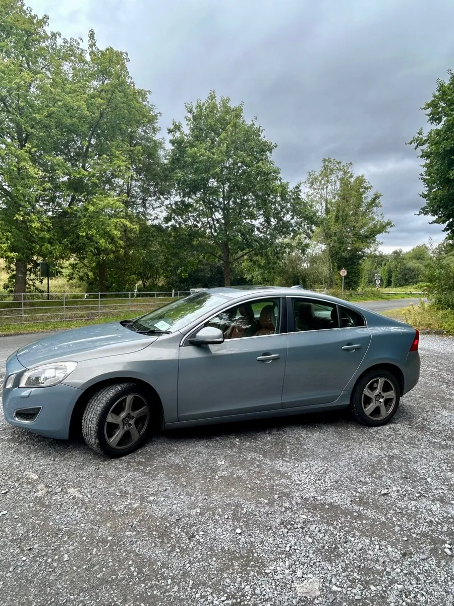 Volvo S60 2011 - Image 4