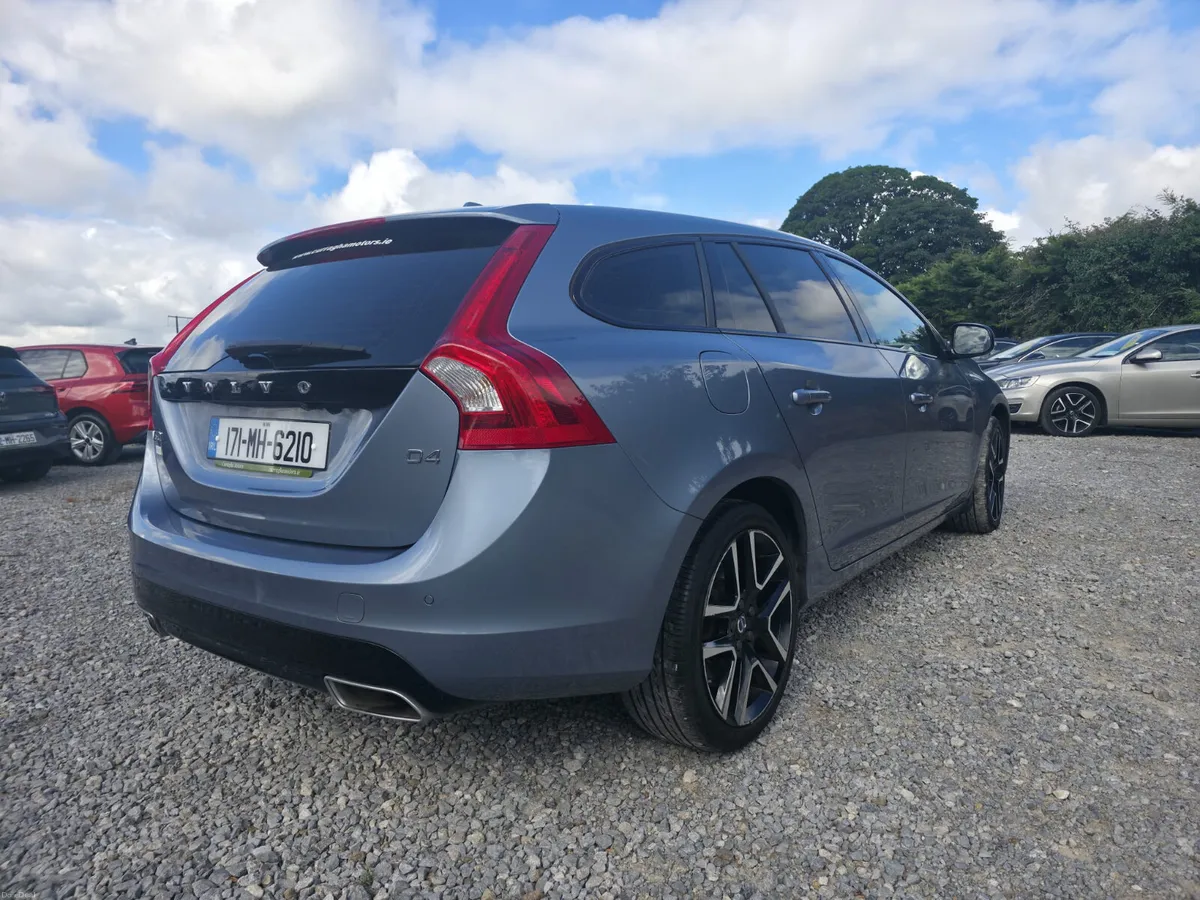 2017 Volvo V60 D4 Dynamic - Image 5