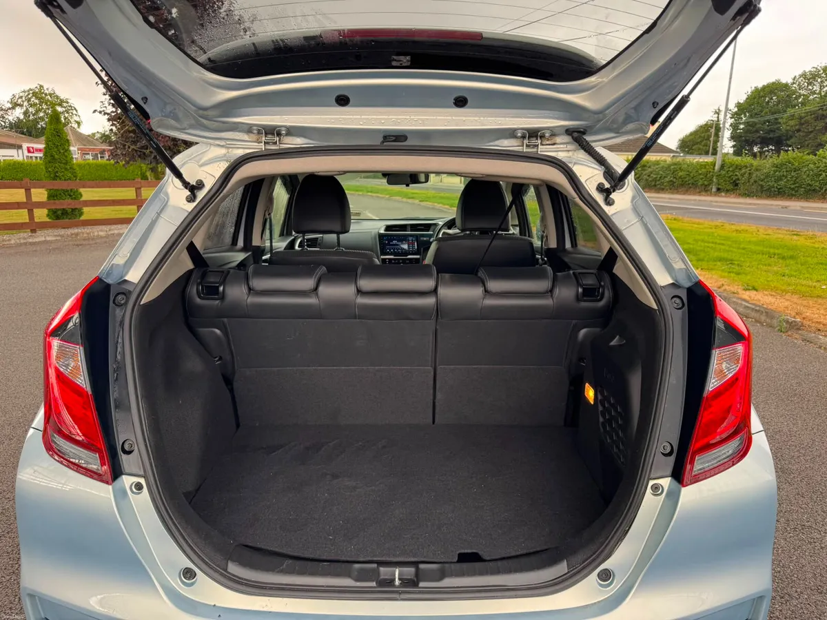 Honda Fit Hybrid 2019 - Image 5