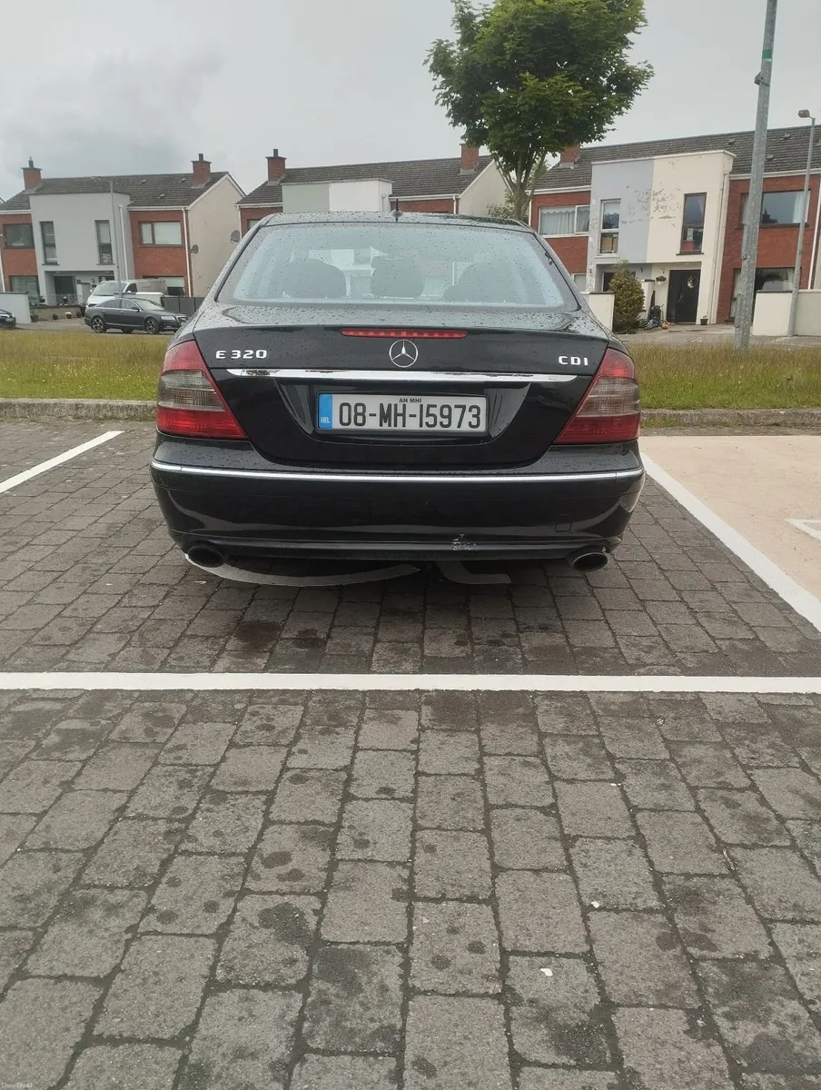 Mercedes-Benz E-Class 2008 - Image 3