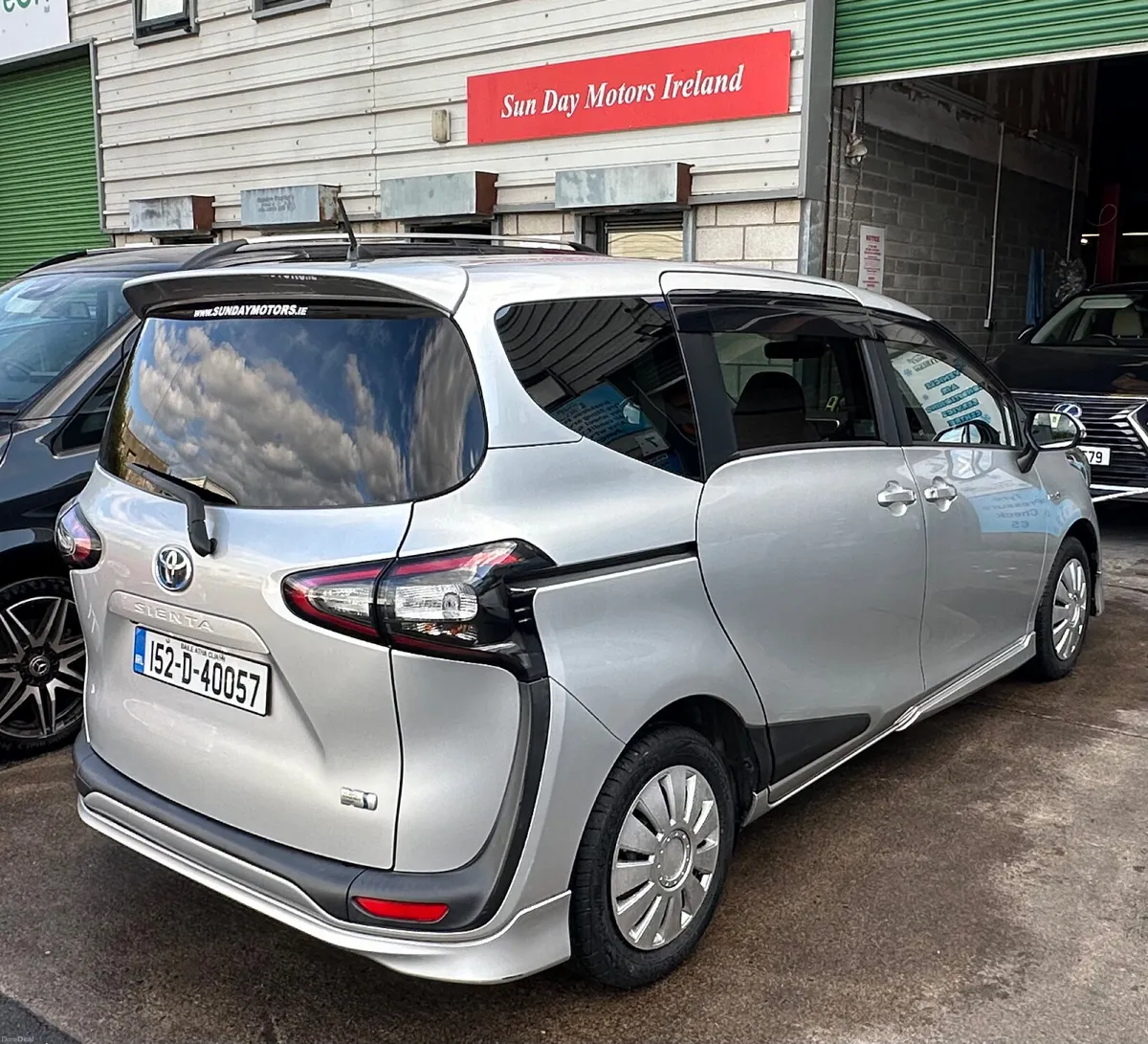 7 seater Automatic Toyota Sienta  hybrid - Image 2