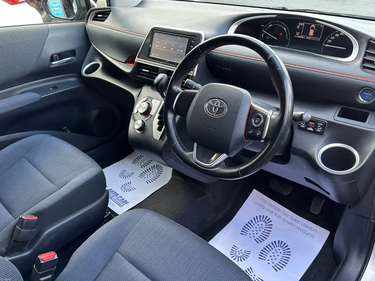 7 seater Automatic Toyota Sienta  hybrid - Image 5