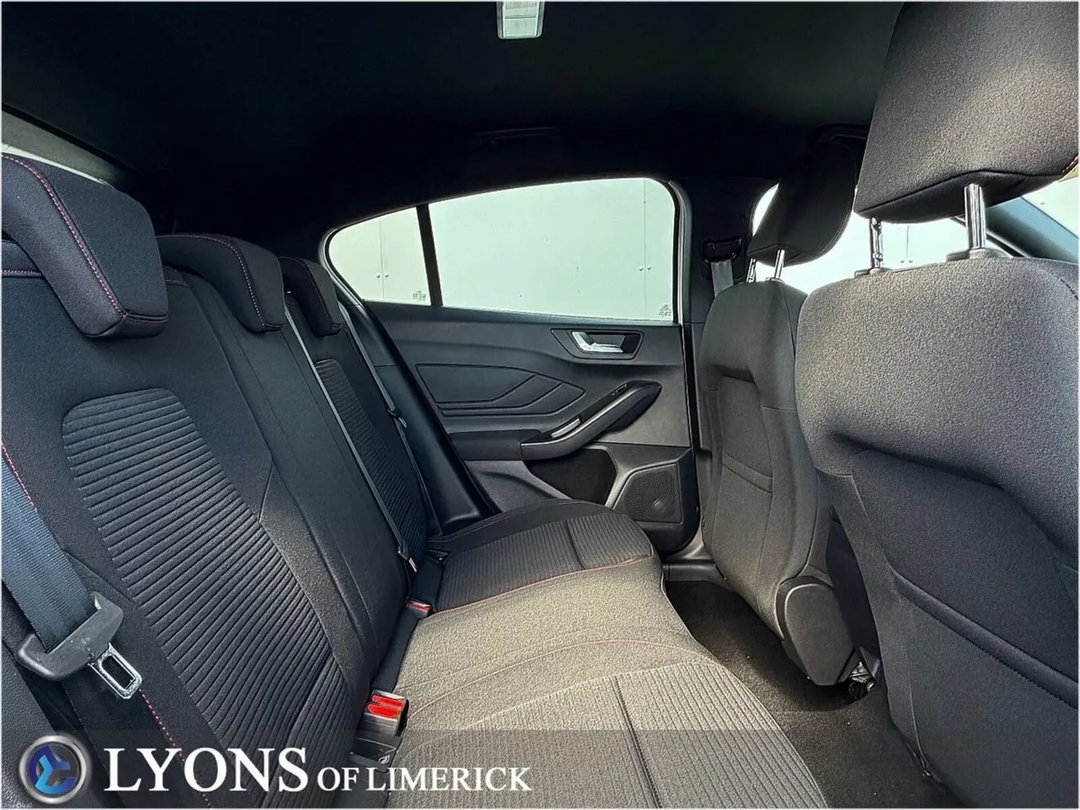 Ford Focus ST-Line 1.5 TD 11 - Image 5