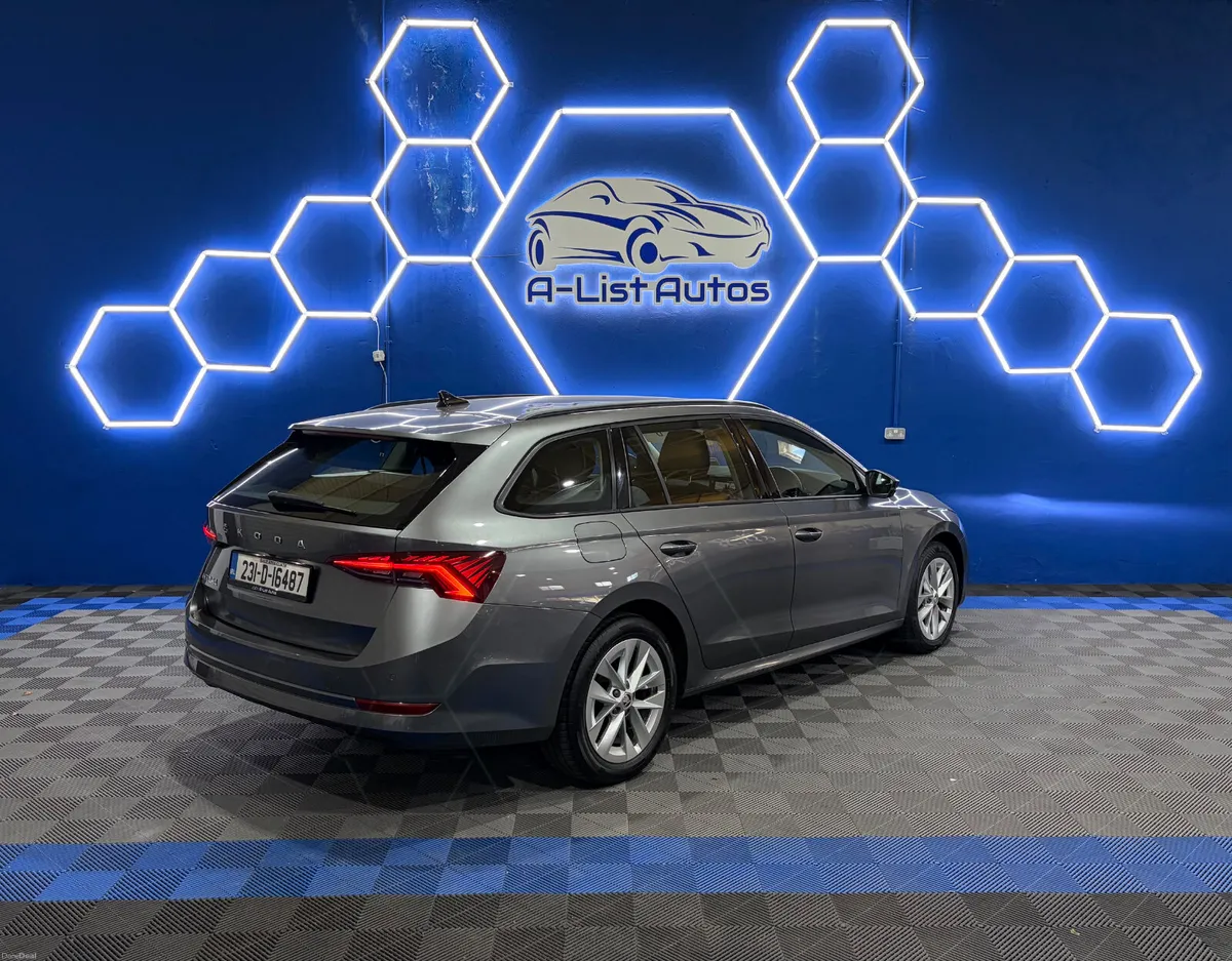 Skoda Octavia 2.0TDI DSG Amb / FINANCE AVAILABLE - Image 3
