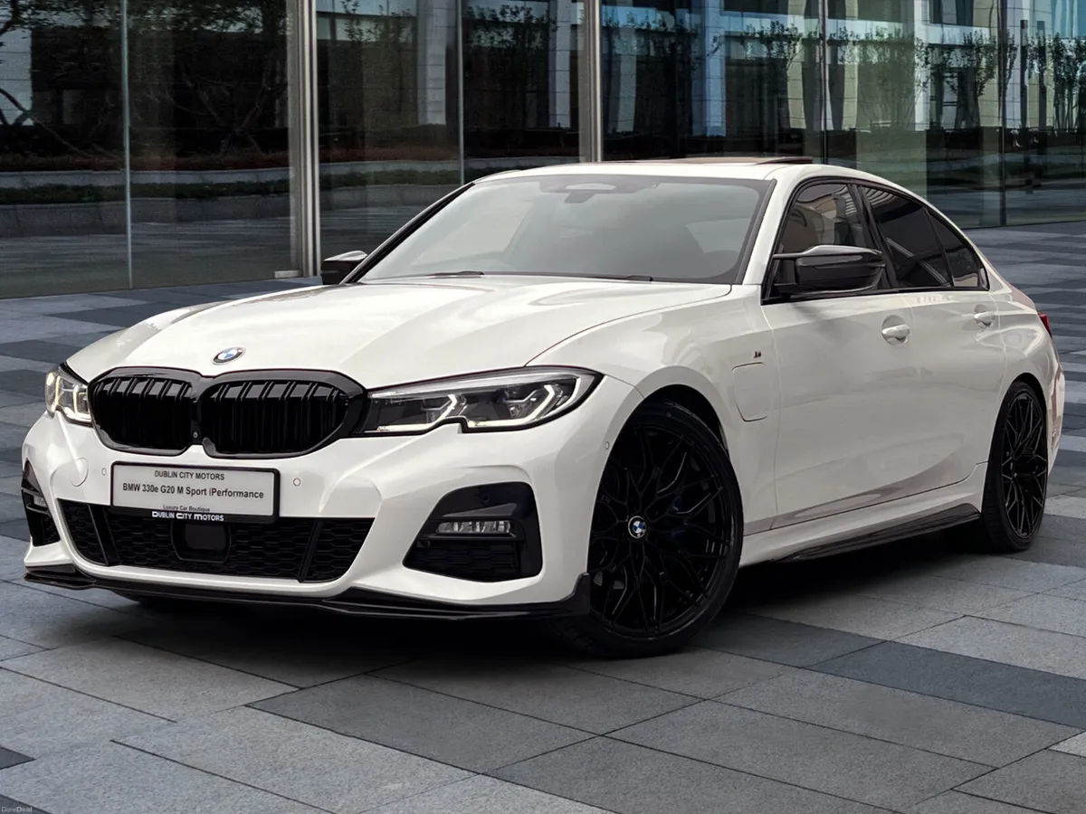 BMW 330e G20 M Sport iPerformance *Sunroof* - Image 3