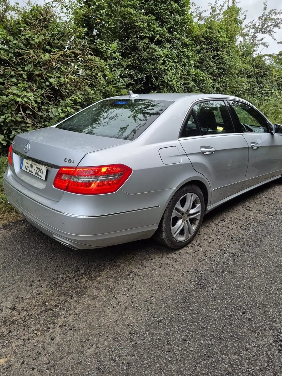 2012 Mercedes E220 CDI - Image 3
