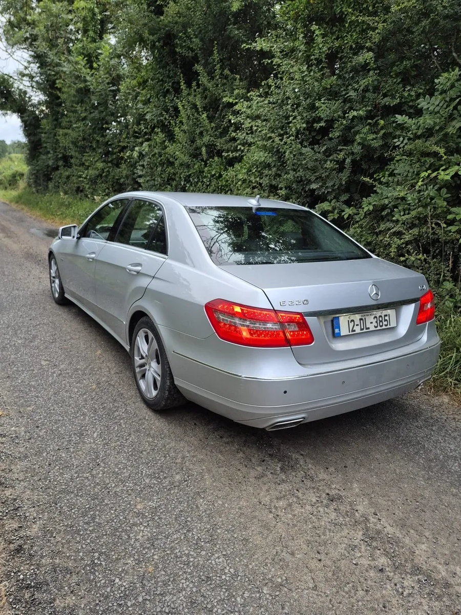2012 Mercedes E220 CDI - Image 4