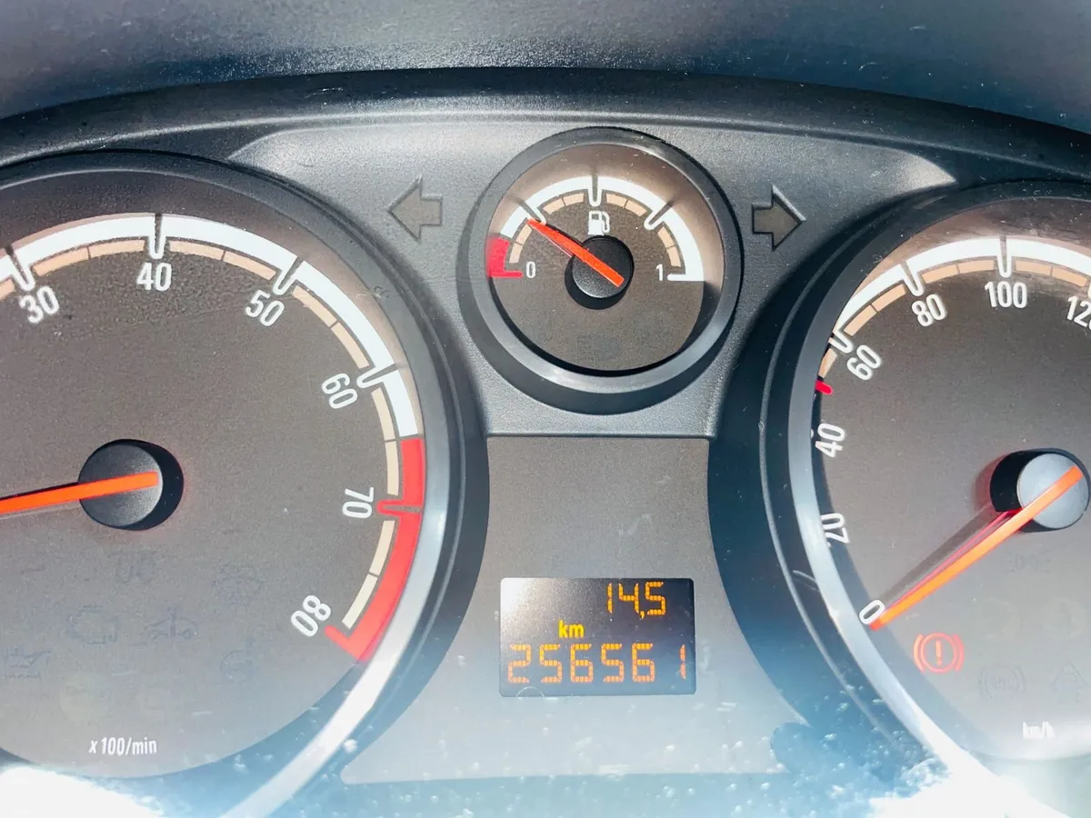 Opel Corsa 2008 -NCT JUNE 2027 - Image 6
