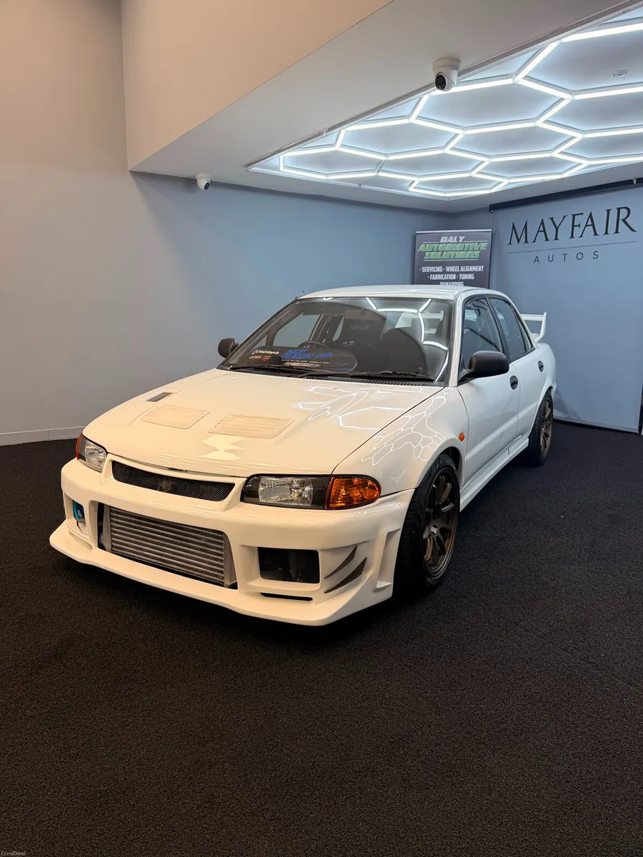 Mitsubishi Lancer EVOLUTION 2 RS - Image 3