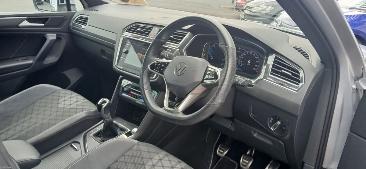 Volkswagen Tiguan R-Line 2.0 TDI 150HP **REAR VIEW - Image 3