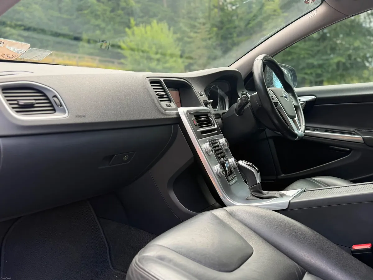 171 Volvo V60 CROSS COUNTRY Auto ⭐️⭐️⭐️ - Image 4