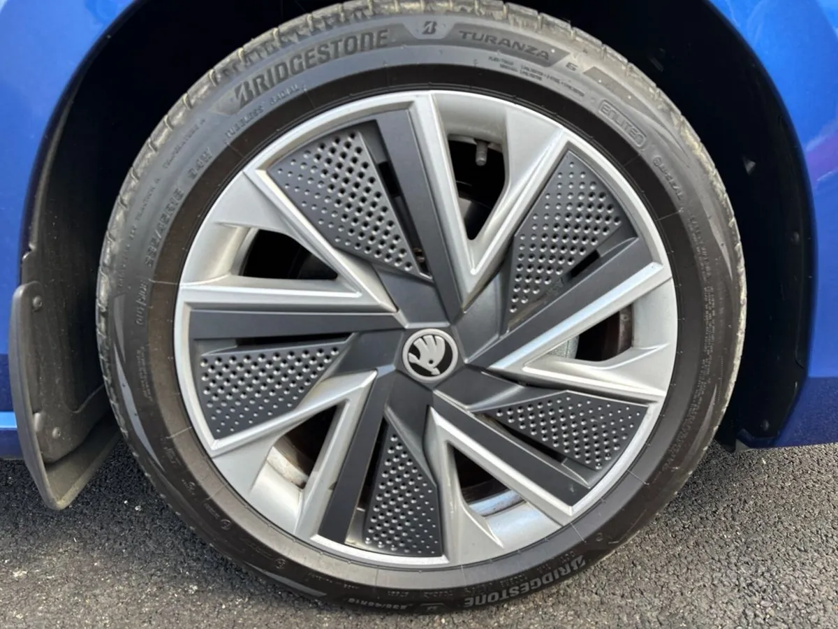 Skoda Superb SELECTION COMBI 2.0 TDI 150HP DSG - Image 5