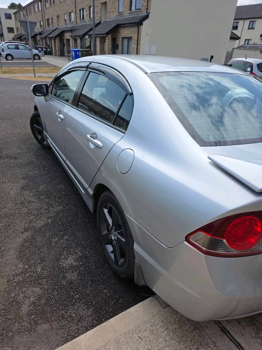 HONDA CIVIC 1.8I SES 4 DOORS 6 SPEED 140HP - Image 3