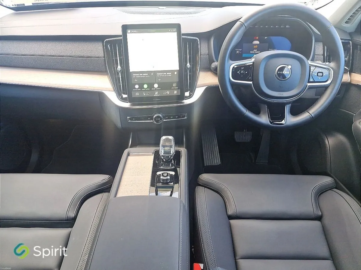Volvo XC90 T8 Plus Plug In Hybrid - Image 4