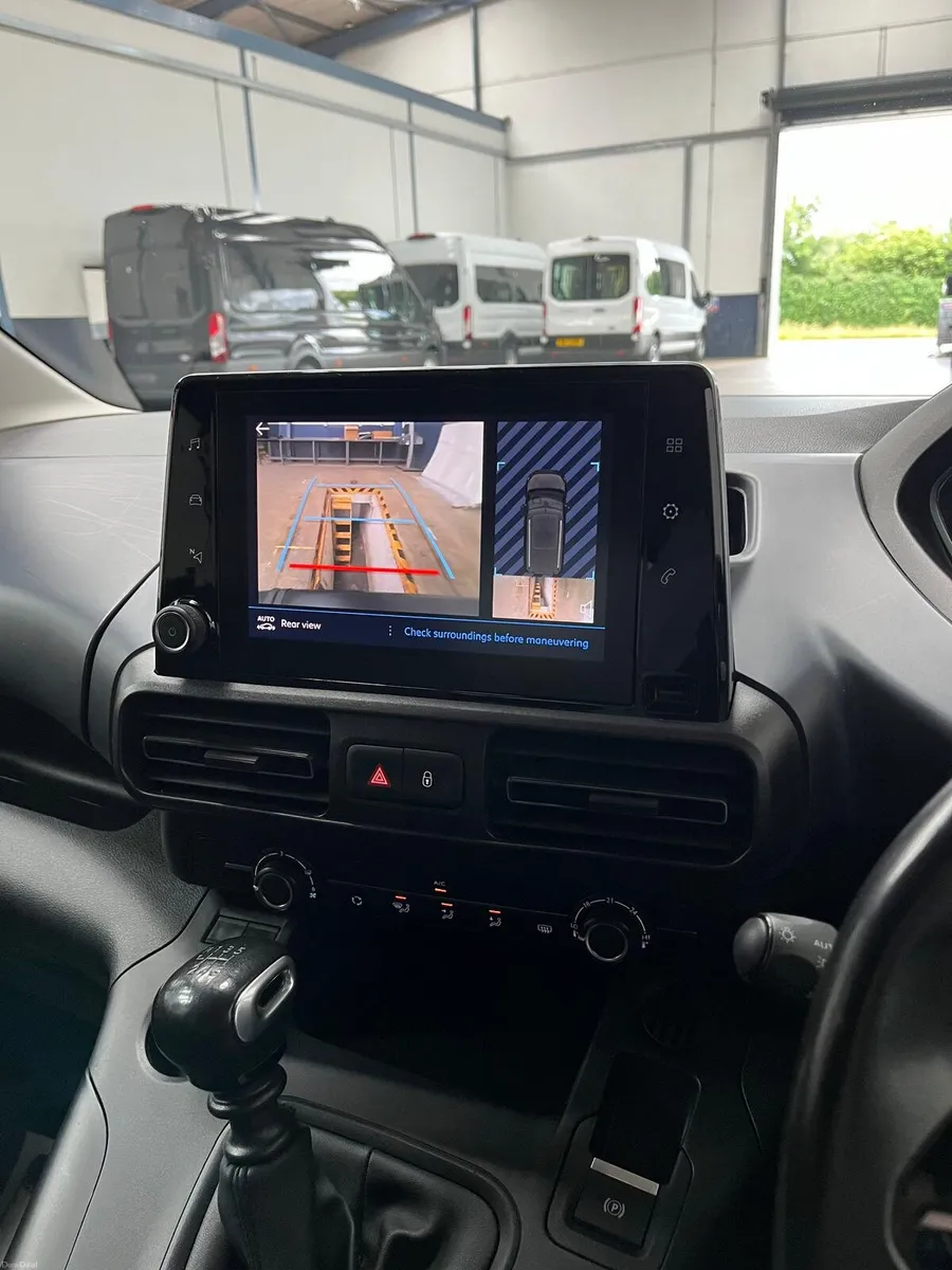 2021 Peugeot Rifter Wheelchair Accessible - Image 6