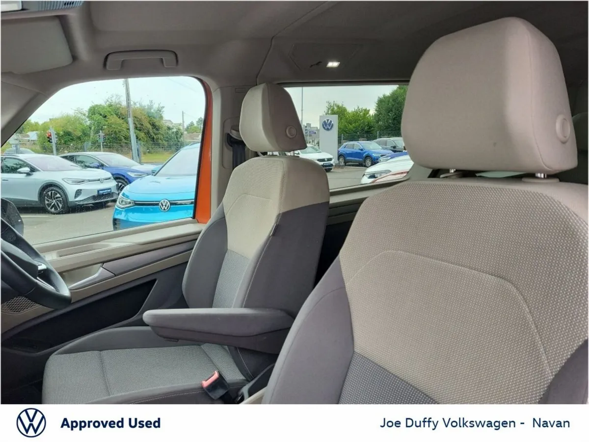 Volkswagen Multivan LIFE PHEV 1.4TSi 13kWh 7 Seate - Image 4