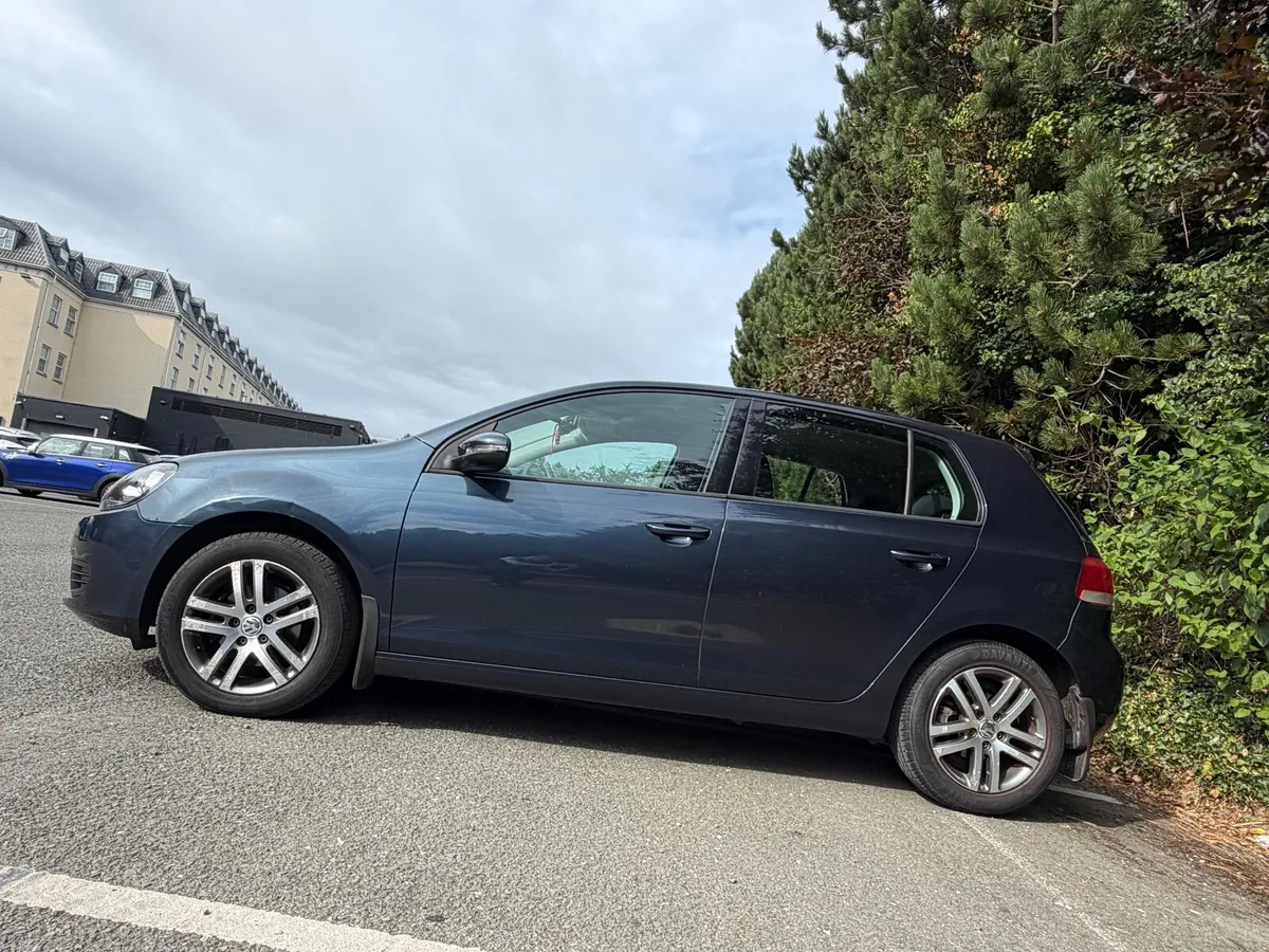 Volkswagen Golf 2010 - Image 5