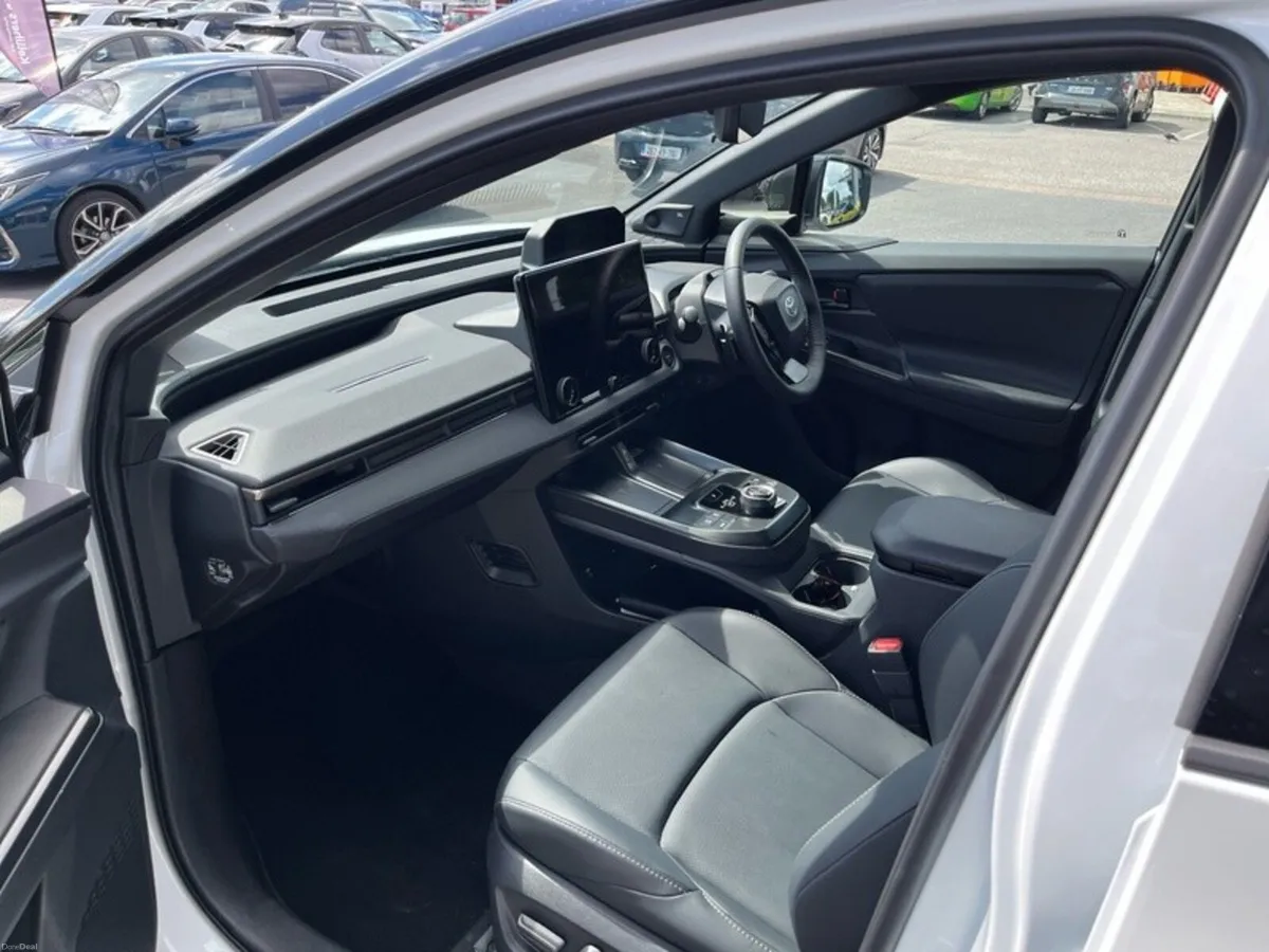 Toyota bZ4X bZ Premier Bitone - Image 6