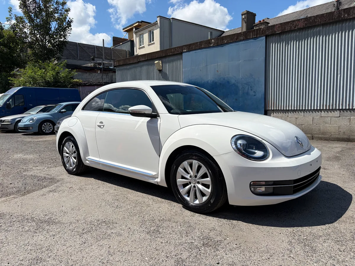 2013 VOLKSWAGEN BEETLE, AUTOMATIC - Image 1