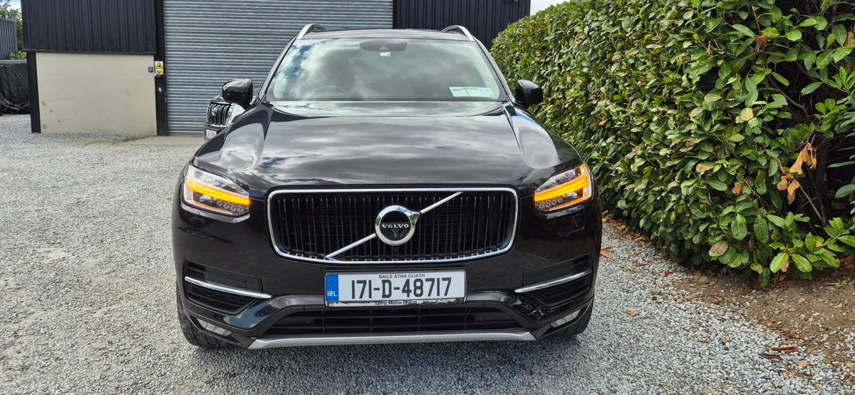 Volvo XC90 - Image 1