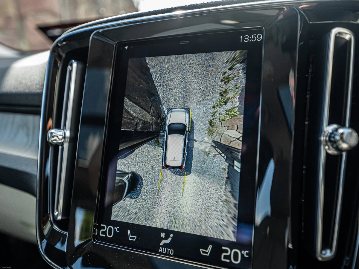 2021 Volvo XC40 Hybrid/FSH/1 Owner/1yr Warranty - Image 6