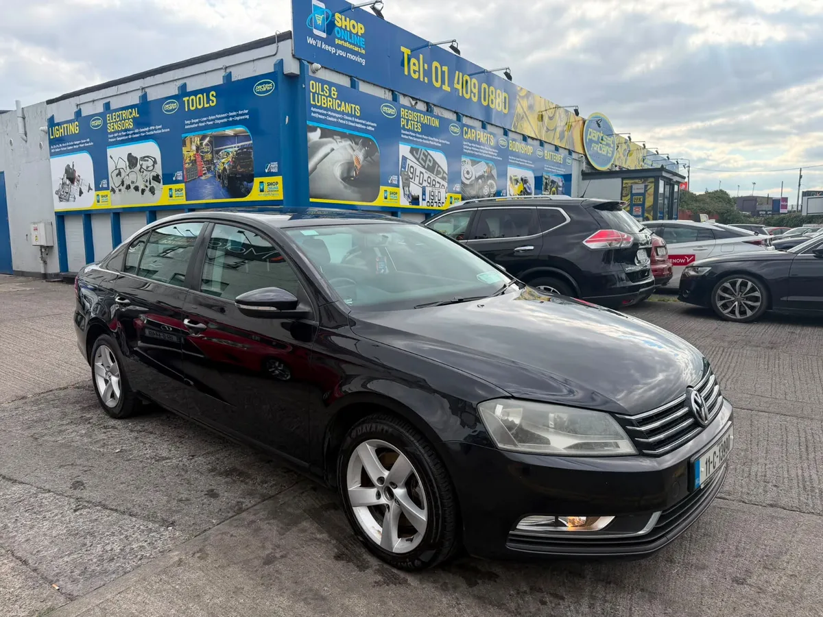 Volkswagen Passat 2011 - Image 4
