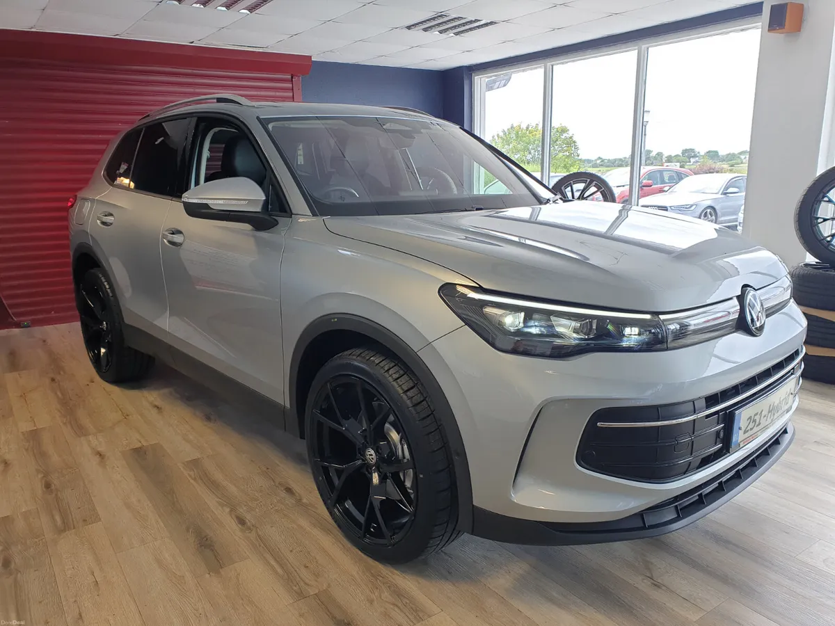 Volkswagen Tiguan 1.5TSI PHEV**UPGRADED ALLOYS** - Image 1