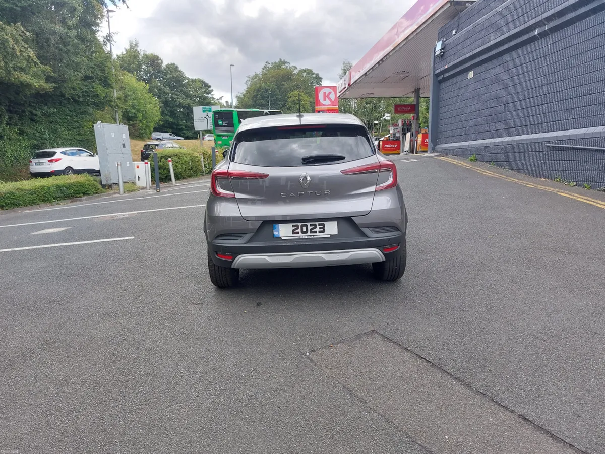 Renault Captur 2023 - Image 6