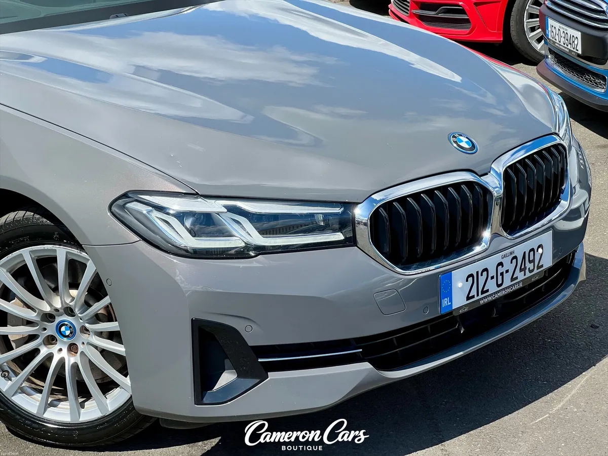 BMW 530e XDRIVE G31 TOURING SKYSCRAPER GREY - Image 5