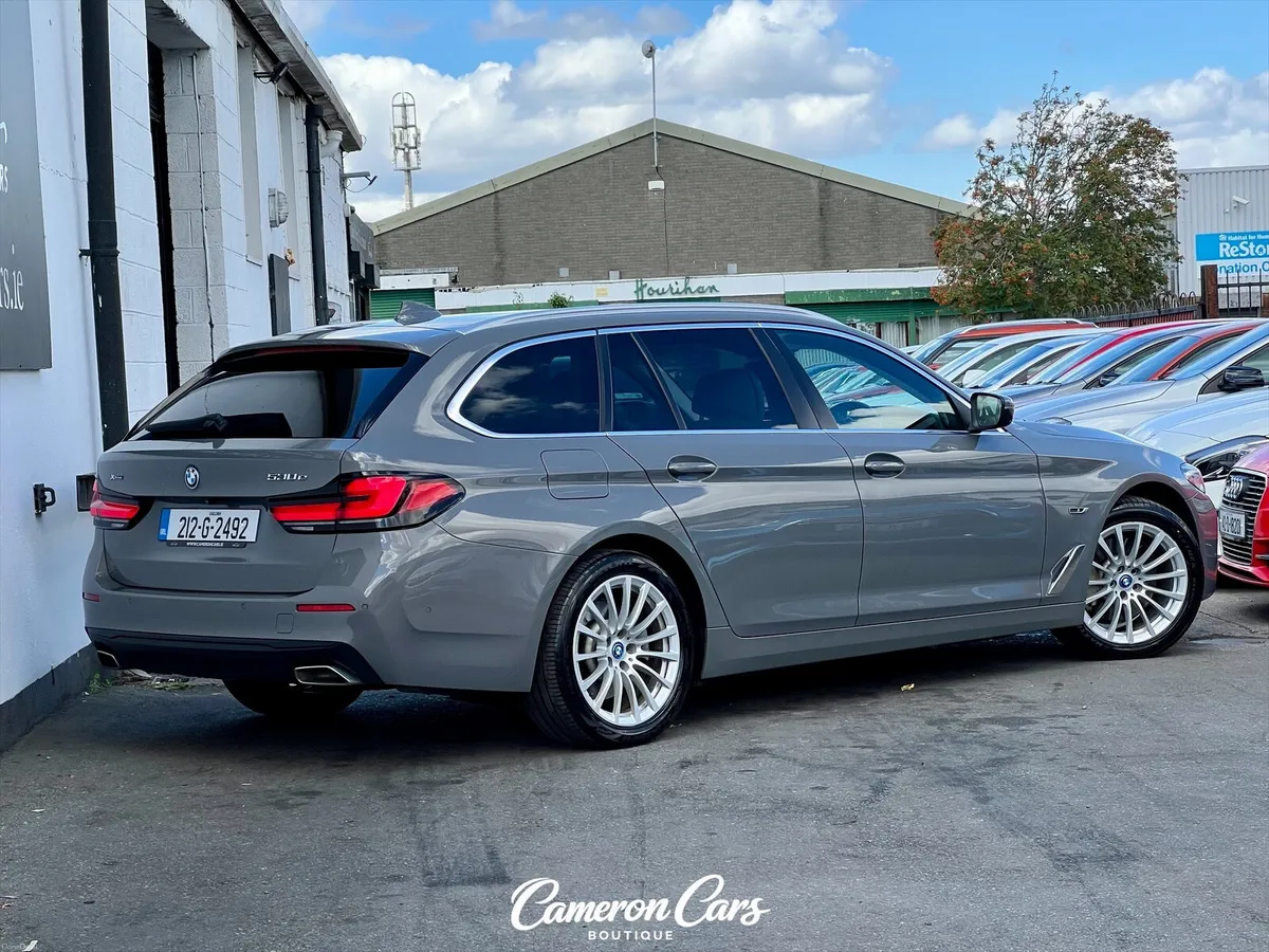 BMW 530e XDRIVE G31 TOURING SKYSCRAPER GREY - Image 2
