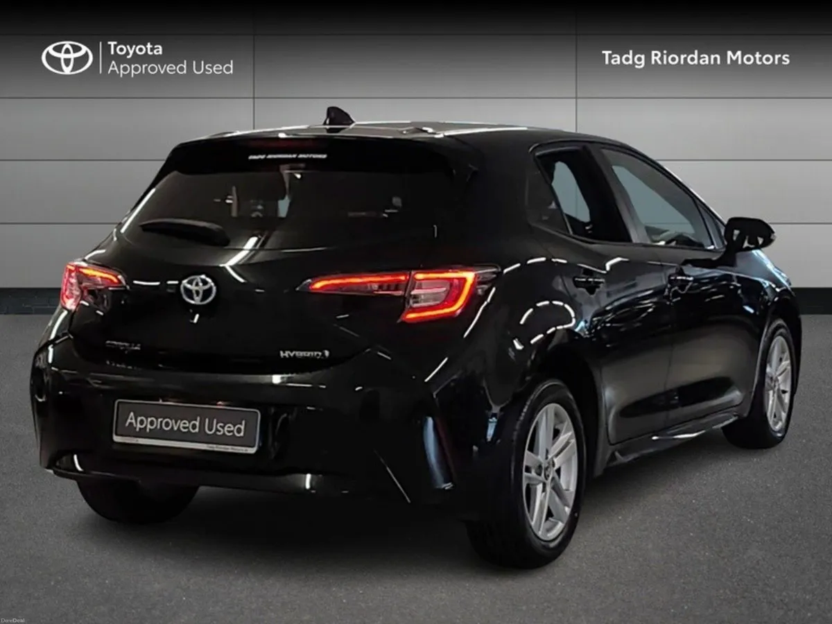 Toyota Corolla HYBRID LUNA - Image 2