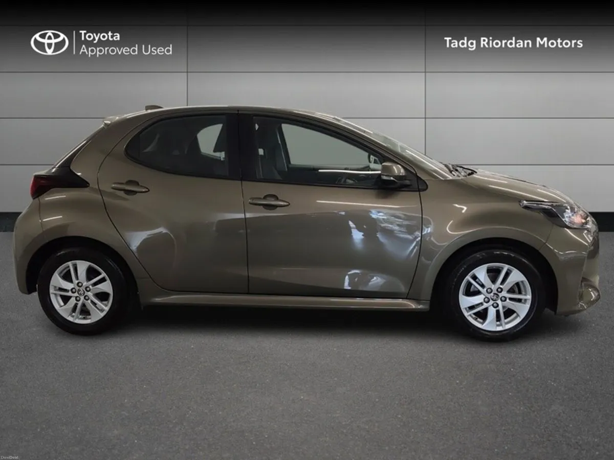 Toyota Yaris 1.0 LUNA - Image 3