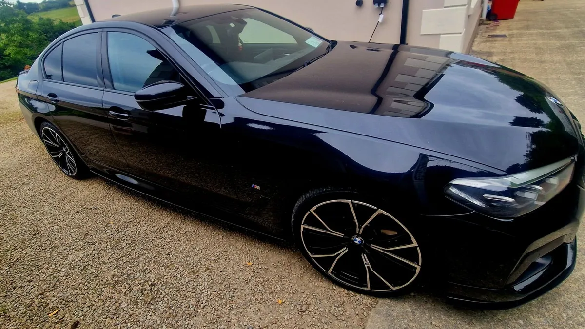 BMW 5-Series 2021 - Image 1