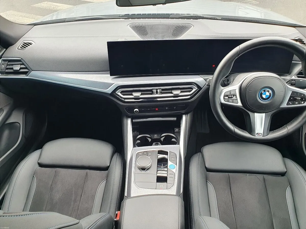 BMW i4 eDrive35 M Sport - Image 4