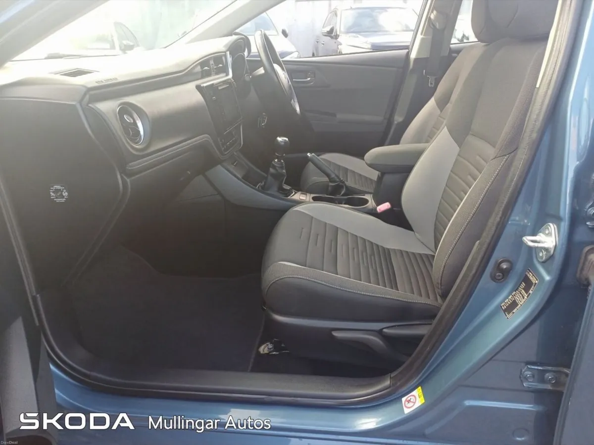 Toyota Auris 1.4 D-4D (90) 5Dr Luna - Image 4