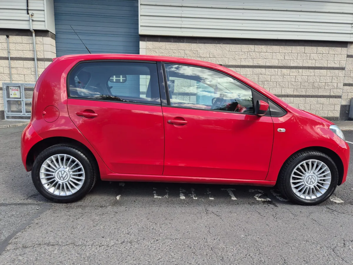 VW UP! / 2013 / 1.0 PETROL / AUTOMATIC - Image 4
