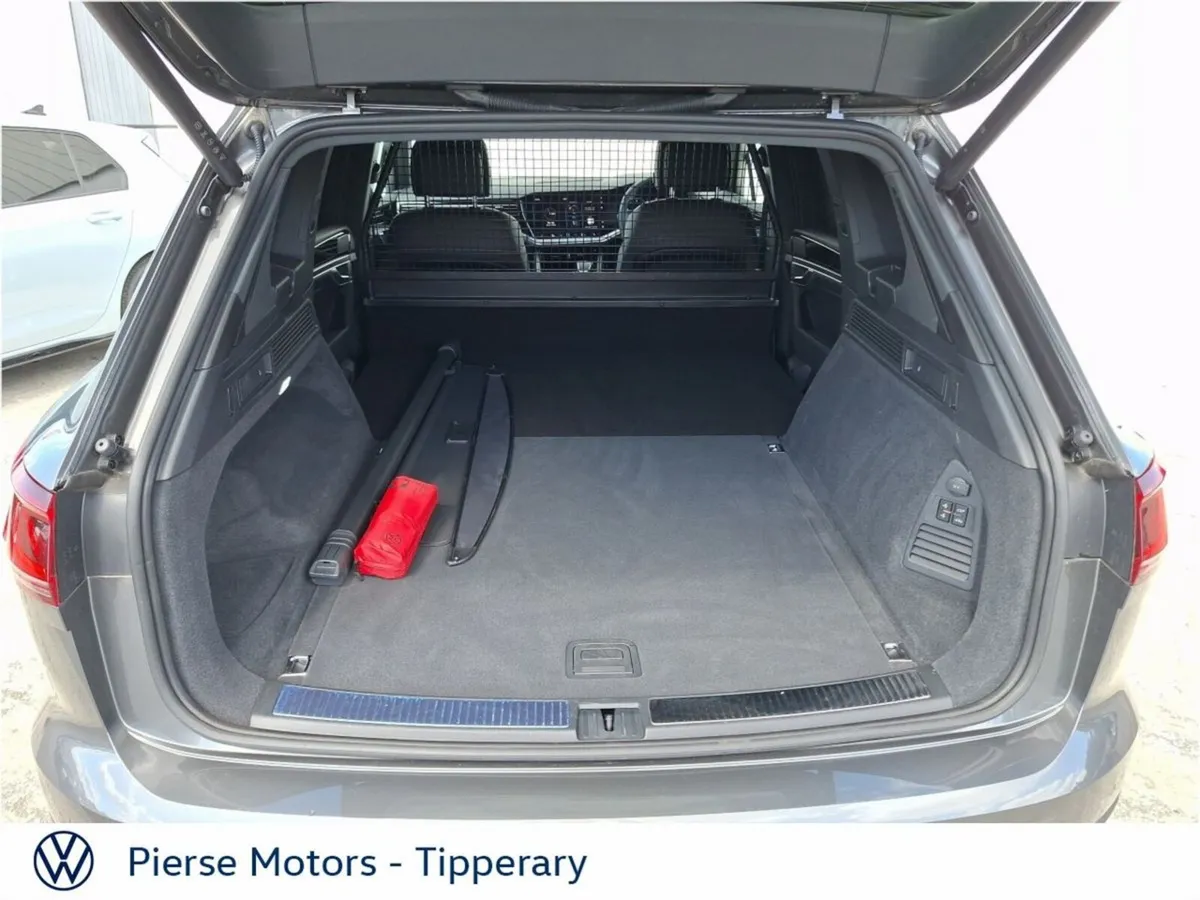 Volkswagen Touareg TOUAREG COMM R-LINE 3.0 TDI4M 2 - Image 4