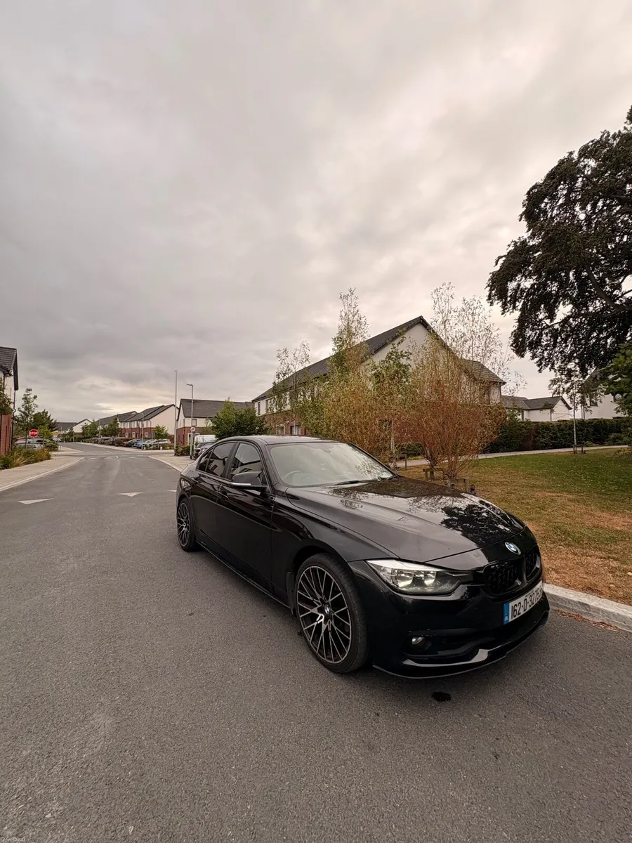 BMW 3-Series 2016 - Image 2