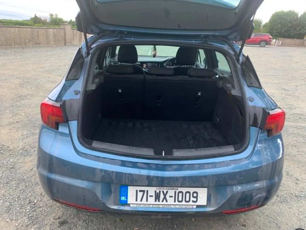 17 Astra 1.6 cdti  Sri 5 dr &  12  passat 1.4 auto - Image 4
