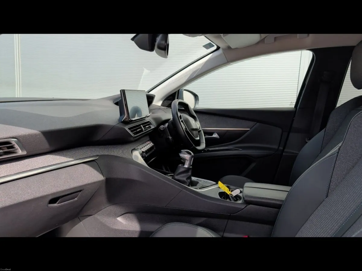 Peugeot 5008 1.5 BlueHDi 130bhp Allure - Image 4