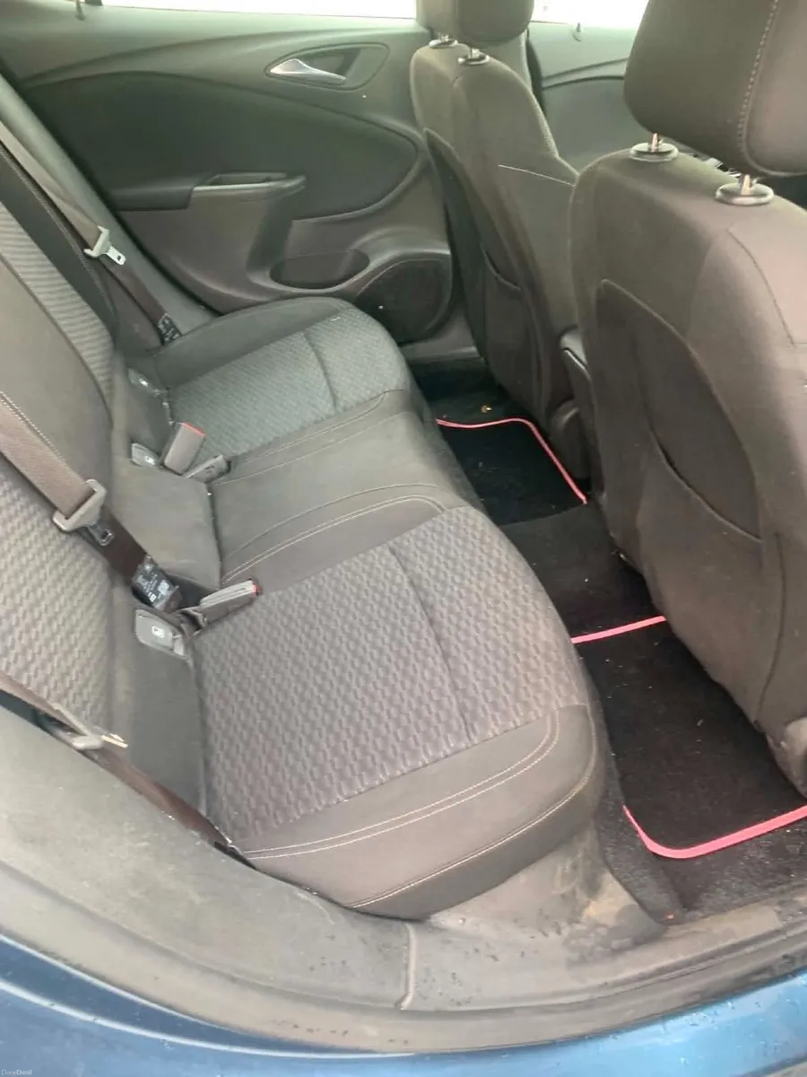 17 Astra 1.6 cdti  Sri 5 dr &  12  passat 1.4 auto - Image 6
