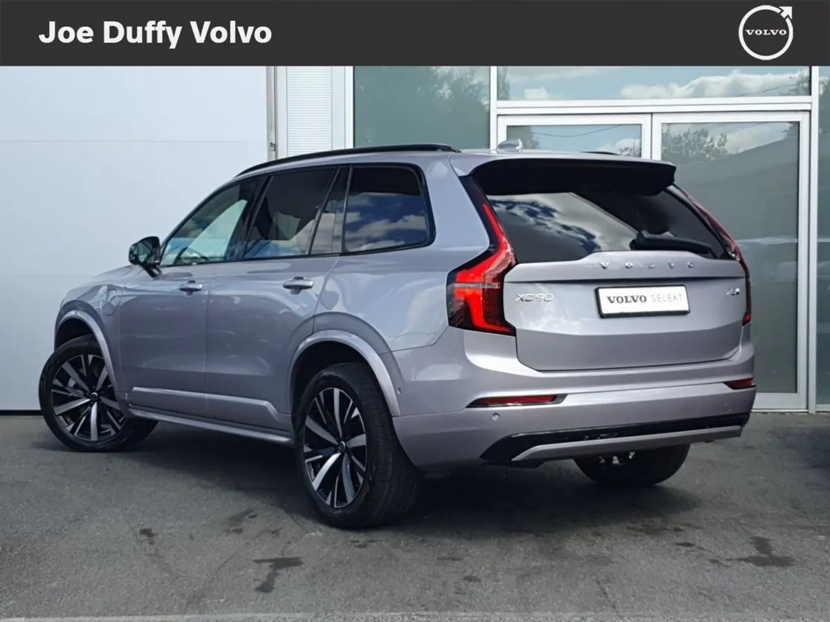 Volvo XC90 T8 PHEV AWD Plus Dark - Image 2