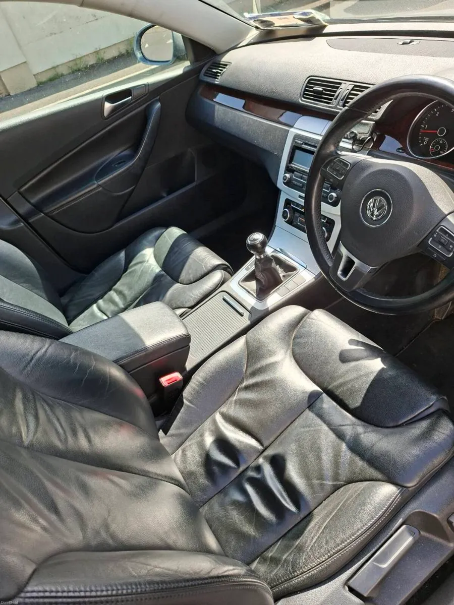 VW PASSAT 2010 - Image 5