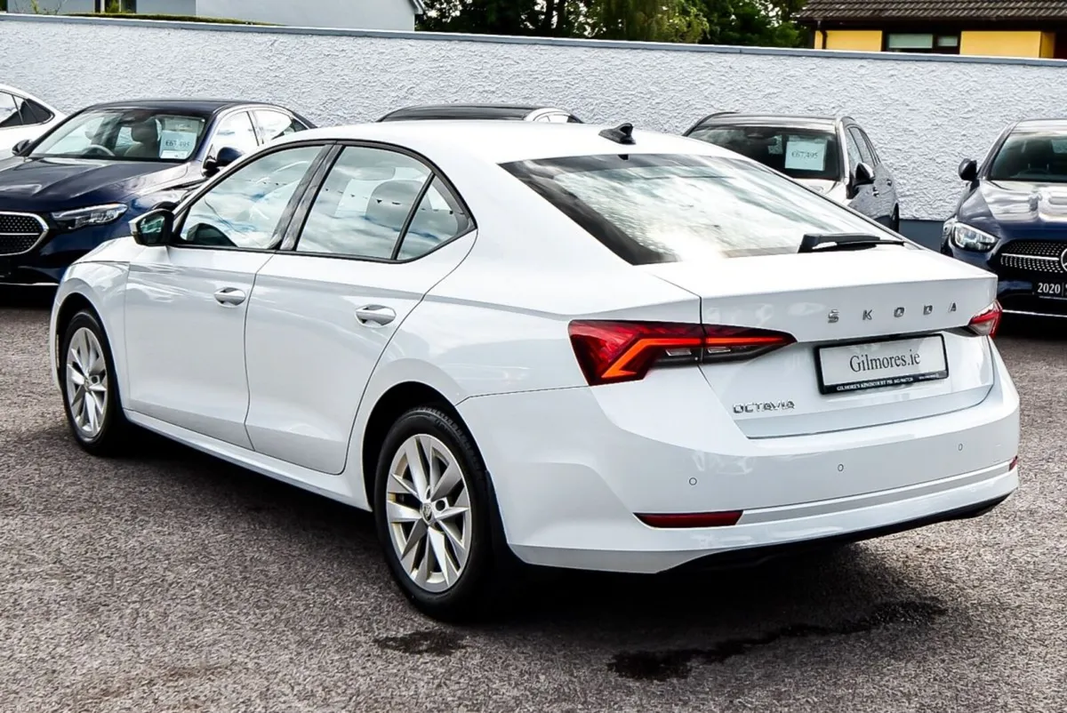 Skoda Octavia Ambition 2.0TDI 115HP - Image 4